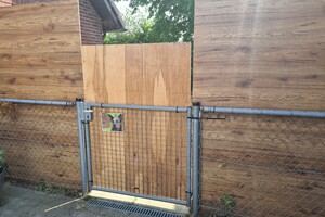 Yada, voor in de auto